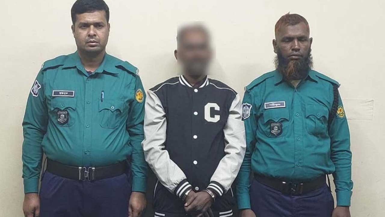 পল্লবীতে বিদেশি পিস্তল ও গুলিসহ গ্রেপ্তার ১